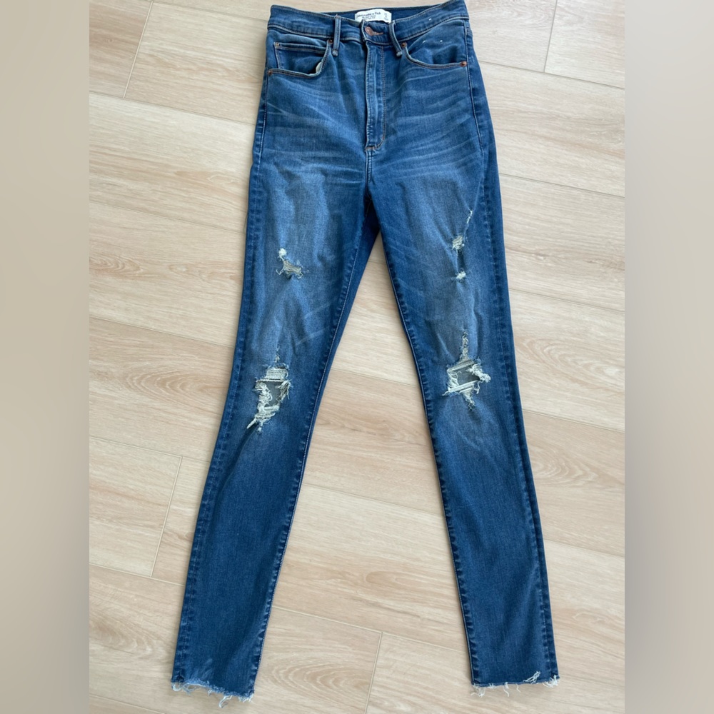 Abercrombie & Fitch The Super Skinny Ultra High Rise Jean